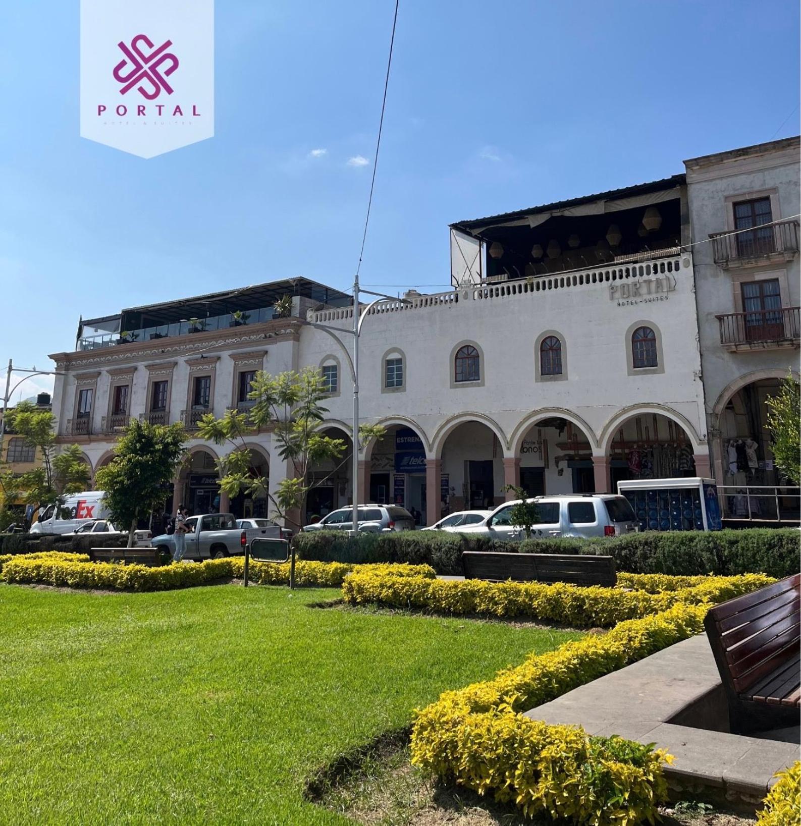 Hotel Portal & Suites Ciudad Hidalgo Bagian luar foto