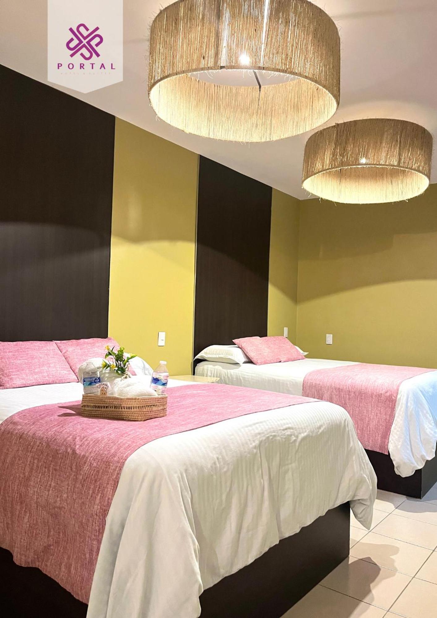 Hotel Portal & Suites Ciudad Hidalgo Bagian luar foto